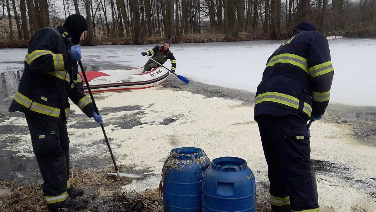 Farmář z Klatovska škudlil na naftě a způsobil ekologickou havárii